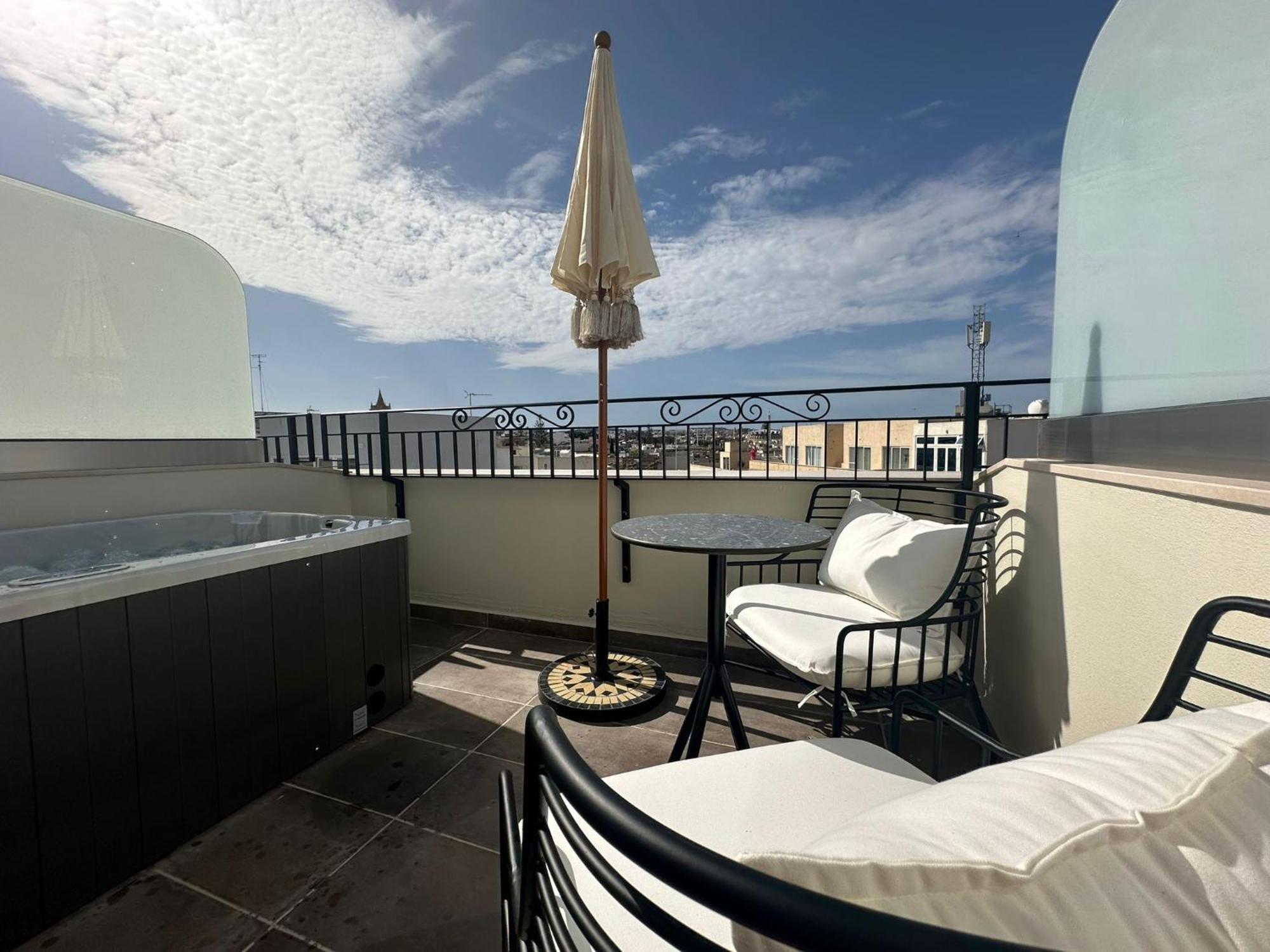 Royale Sainte Helene Boutique Hotel Birkirkara Esterno foto